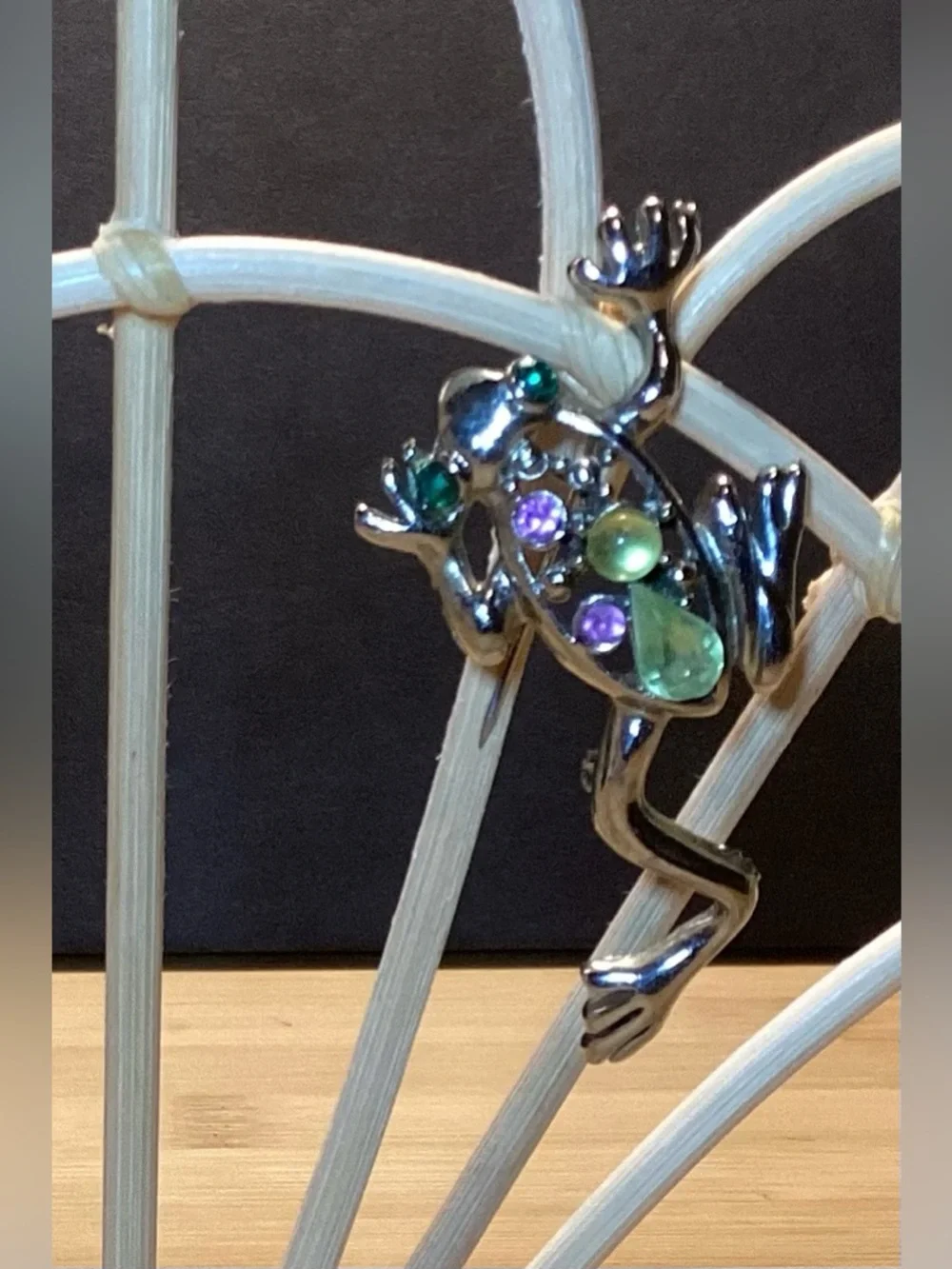Vintage Silver Tone Frog Brooch - Picture 3 of 8